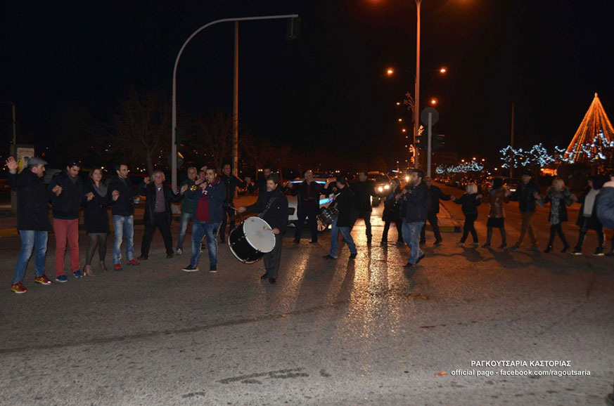 Παρέες διασκεδάζουν με χάλκινα 27-12-15 (φωτογραφίες - video)